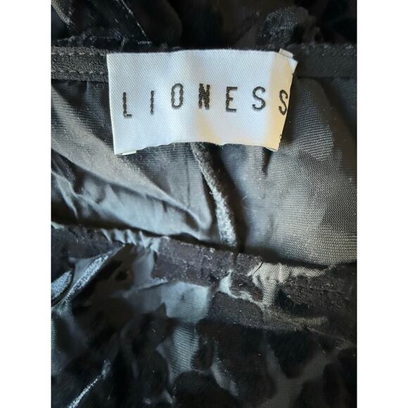 Lioness Eastside Sheer Black Velvet Floral Cropped Top Women’s Small - Picture 10 of 12